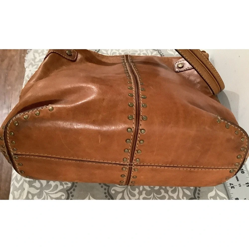 Michael KORS Brown LEATHER TAN BAG BRUSHED METAL STUDS
